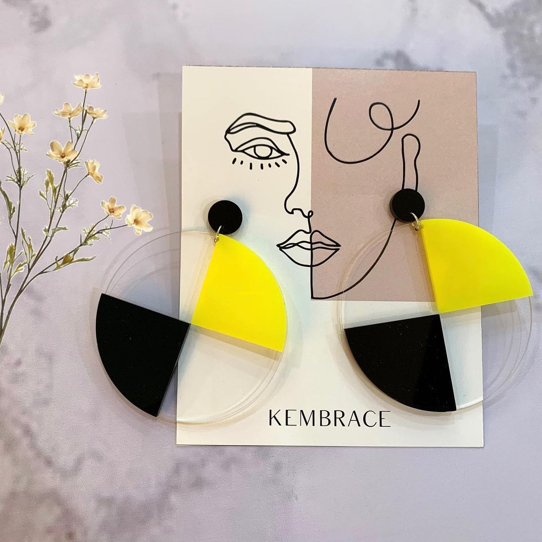 Elegant and versatile colour block earrings